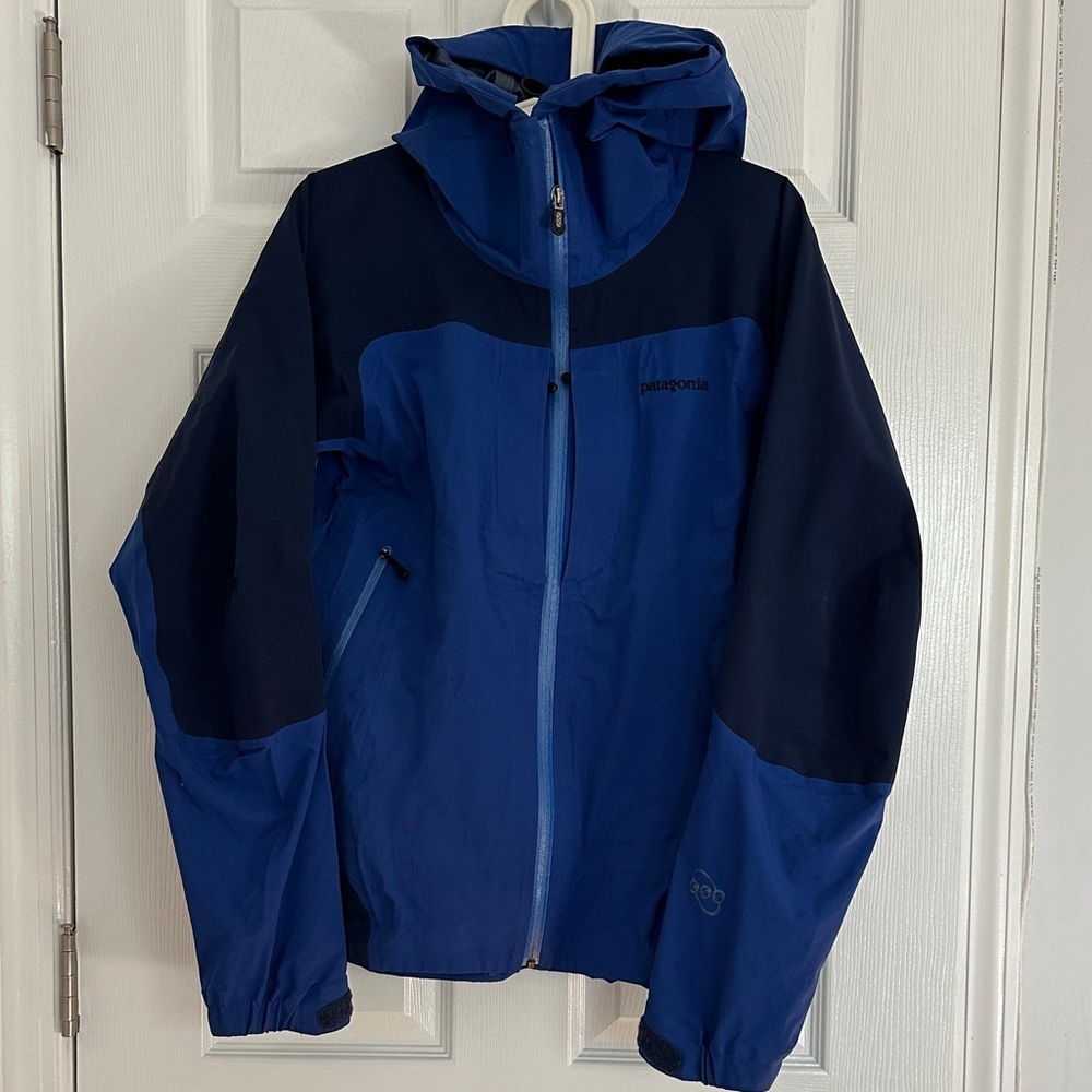 Patagonia Blue windbreaker, men’s small GUC